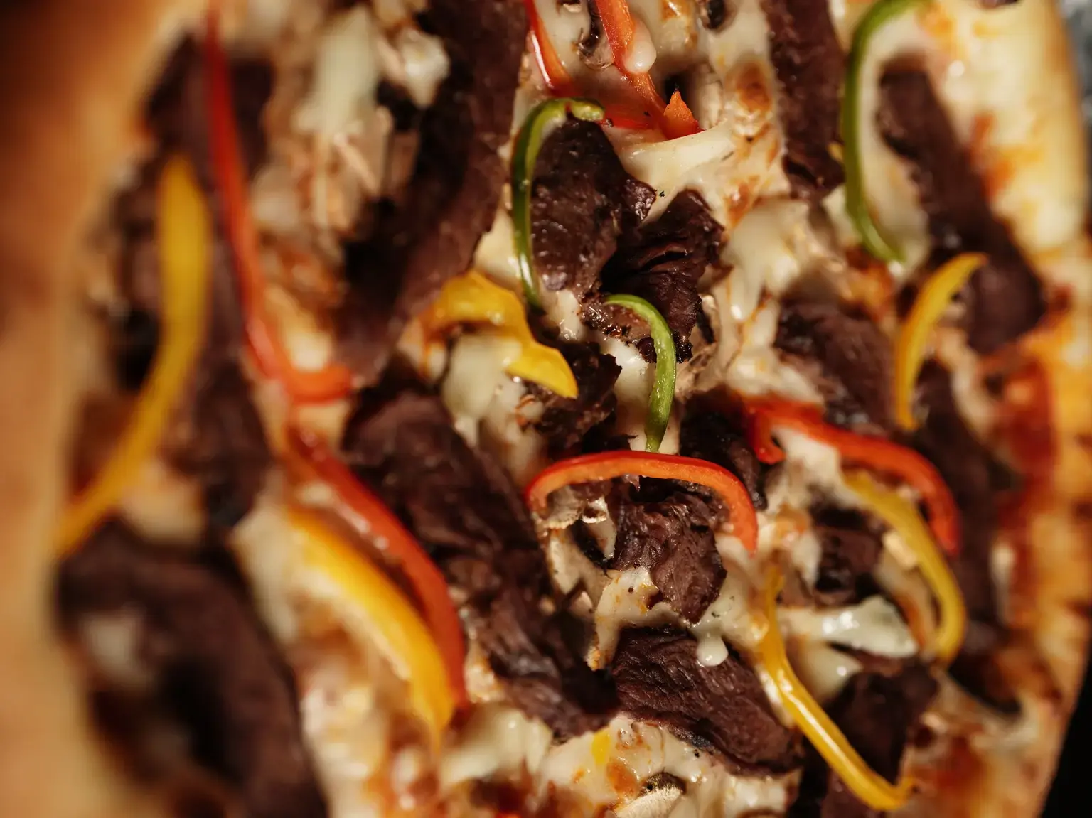 پیتزا استیک     steak pizza